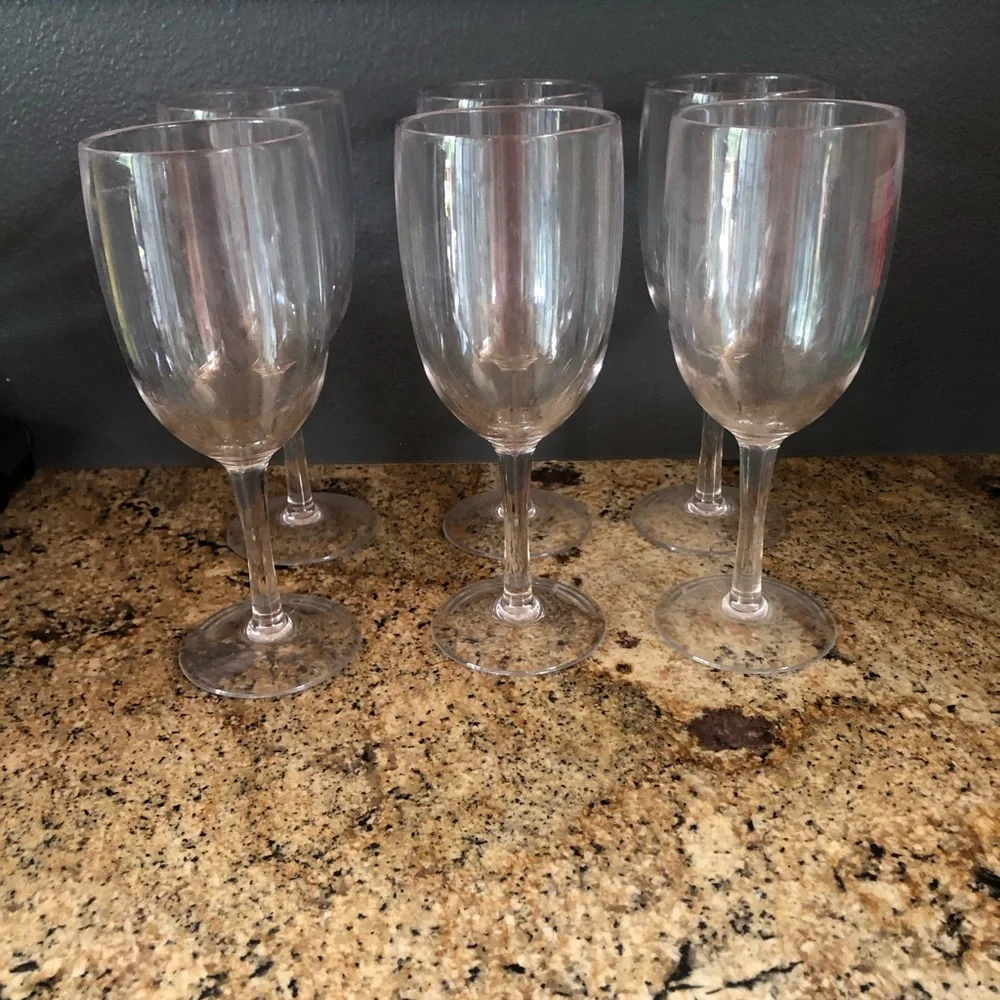 Williams Sonoma NWOT set of 6 acrylic wine glasses